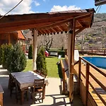 Πανσιόν „ Mountain Rest“ 3*