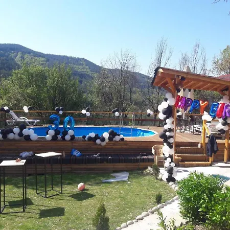 Πανσιόν „ Mountain Rest“